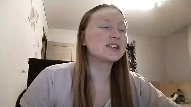 AnikaLipps online show from June 10, 2026, 12:33 am