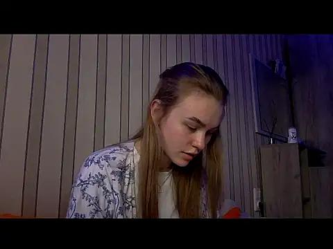 Snapshot of melissashineee chatting on February 17, 2026, 10:45 am melissashineee online show from February 17, 2026, 10:45 am