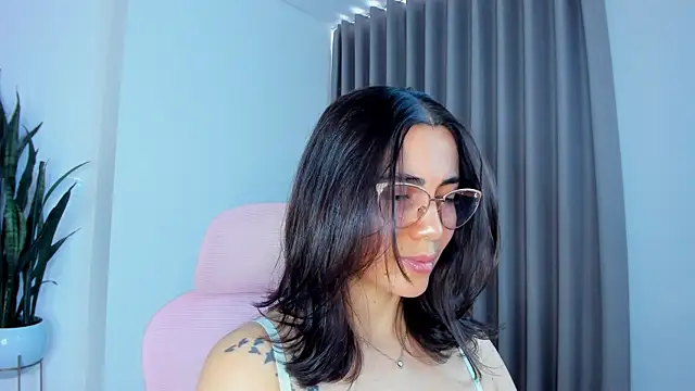 sara ospina22 online show from April 30, 2026, 8:37 pm