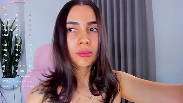 sara ospina22 online show from July 23, 2026, 7:34 pm