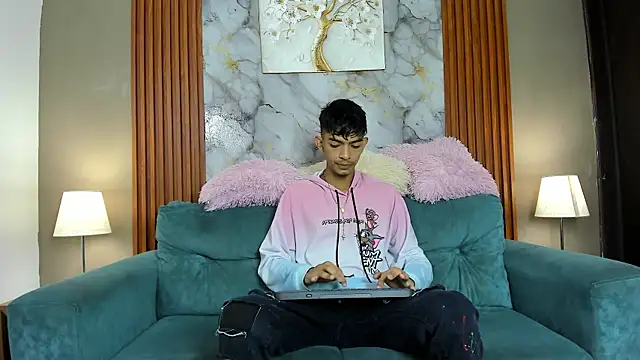 KITTY BOSH online show from March 24, 2026, 1:16 pm