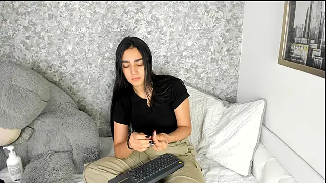 Anika H online show from May 2, 2026, 1:05 pm