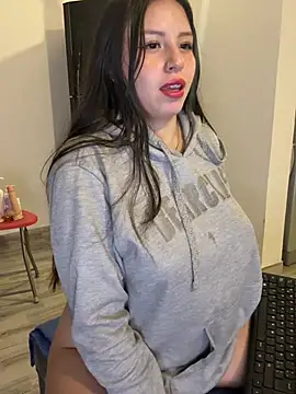 Sofi Collinss online show from April 12, 2026, 5:12 am