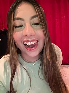 Snapshot of Emiily_joee_ chatting on May 29, 2026, 3:04 am Emiily joee online show from May 29, 2026, 3:04 am