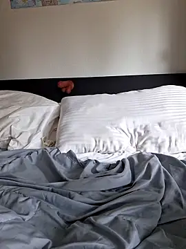 Cinnamonbunn online show from March 12, 2026, 6:03 pm