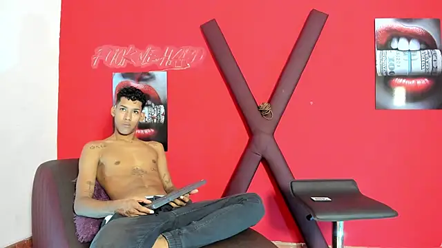 GREEN BOYS online show from March 4, 2026, 7:36 am