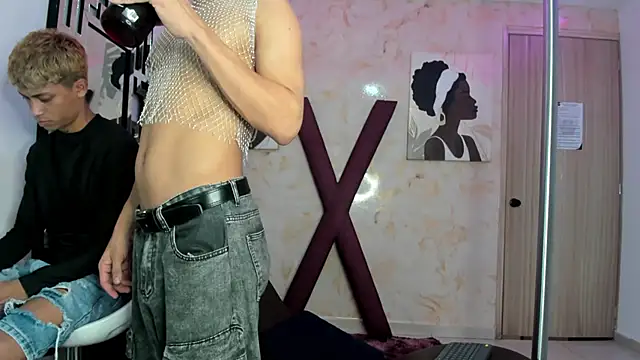 GREEN BOYS online show from April 1, 2026, 1:17 am