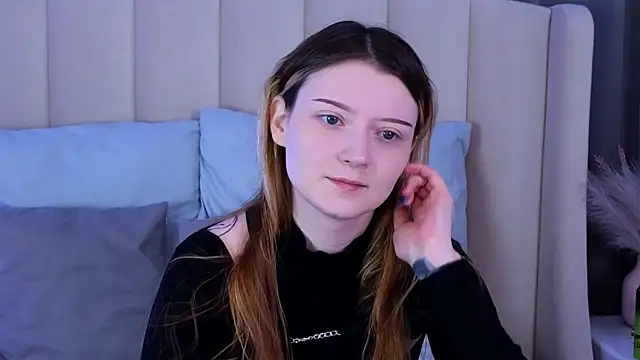 AlyssFrost online show from July 29, 2026, 2:10 am