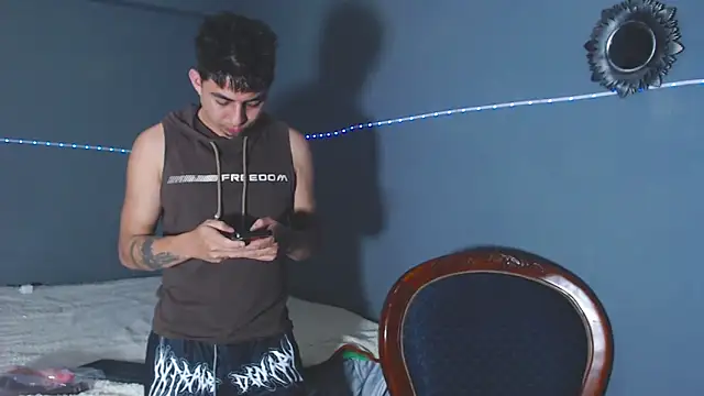 Snapshot of polloCol4U chatting on February 27, 2026, 8:53 pm polloCol4U online show from February 27, 2026, 8:53 pm