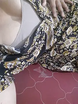 Snapshot of Tamil_Luckly_girl chatting on June 2, 2026, 12:51 pm Tamil Luckly girl online show from June 2, 2026, 12:51 pm