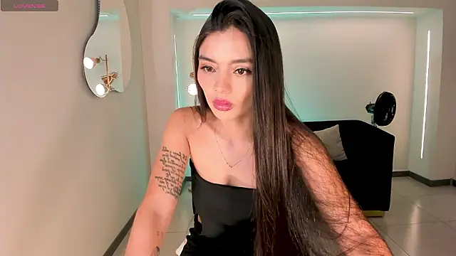 Snapshot of JulietteMoreau chatting on March 1, 2026, 5:04 pm JulietteMoreau online show from March 1, 2026, 5:04 pm