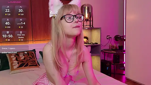 Snapshot of MoliQin chatting on March 27, 2026, 7:47 am MoliQin online show from March 27, 2026, 7:47 am