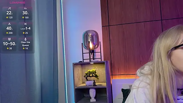 Snapshot of MoliQin chatting on March 28, 2026, 7:52 am MoliQin online show from March 28, 2026, 7:52 am