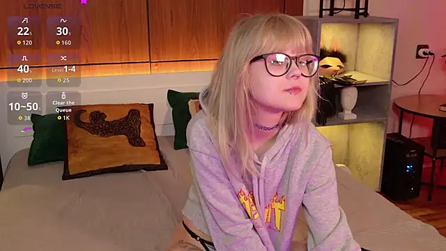 Snapshot of MoliQin chatting on April 9, 2026, 7:25 am MoliQin online show from April 9, 2026, 7:25 am