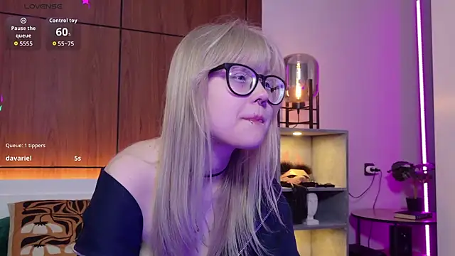 Snapshot of MoliQin chatting on April 11, 2026, 7:45 am MoliQin online show from April 11, 2026, 7:45 am