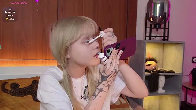 Snapshot of MoliQin chatting on April 14, 2026, 7:47 am MoliQin online show from April 14, 2026, 7:47 am