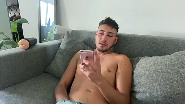 Heytincho online show from March 1, 2026, 10:01 pm