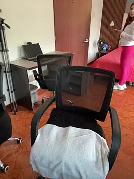 Luna rousse26 online show from March 10, 2026, 12:32 pm