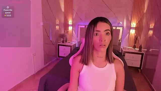 your whore Salome online show from April 1, 2026, 7:22 pm