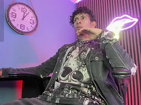 Snapshot of Maximoking26 chatting on March 7, 2026, 4:42 am Maximoking26 online show from March 7, 2026, 4:42 am