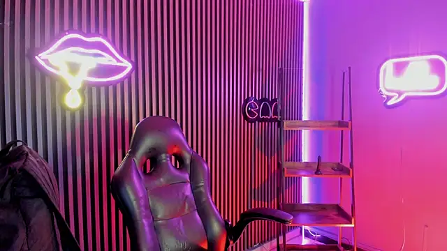 Snapshot of Maximoking26 chatting on March 26, 2026, 2:06 am Maximoking26 online show from March 26, 2026, 2:06 am