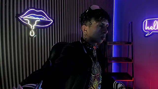 Snapshot of Maximoking26 chatting on March 27, 2026, 4:18 am Maximoking26 online show from March 27, 2026, 4:18 am