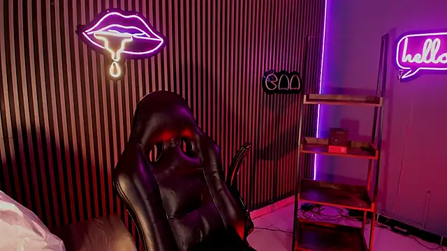 Snapshot of Maximoking26 chatting on March 27, 2026, 11:37 pm Maximoking26 online show from March 27, 2026, 11:37 pm