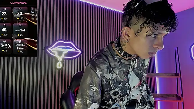 Snapshot of Maximoking26 chatting on March 31, 2026, 4:13 am Maximoking26 online show from March 31, 2026, 4:13 am