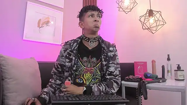 Maximoking26 online show from July 28, 2026, 12:34 pm