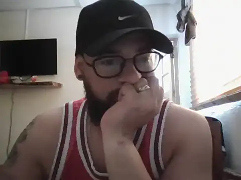 Snapshot of lachy2410 chatting on June 13, 2026, 6:28 pm lachy2410 online show from June 13, 2026, 6:28 pm