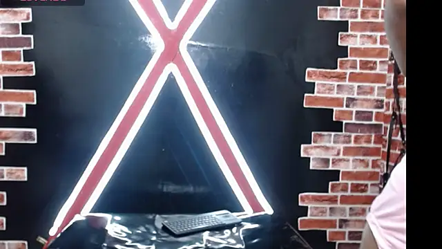 Snapshot of raven_robin_ chatting on February 19, 2026, 2:51 am raven robin online show from February 19, 2026, 2:51 am