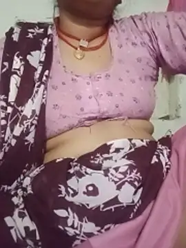 Snapshot of Soniya32 chatting on June 6, 2026, 5:28 pm Soniya32 online show from June 6, 2026, 5:28 pm
