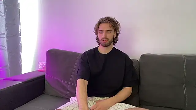 LiamKortes online show from February 19, 2026, 8:54 am