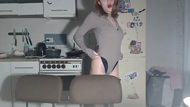 SolarAdrienne online show from March 10, 2026, 9:42 pm