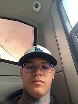 Snapshot of Maxtor_ chatting on February 19, 2026, 10:39 pm Maxtor online show from February 19, 2026, 10:39 pm