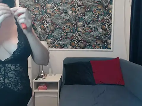 Snapshot of SaraGina chatting on February 18, 2026, 9:00 pm SaraGina online show from February 18, 2026, 9:00 pm