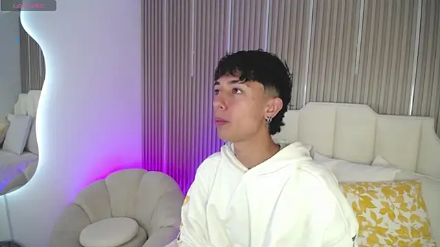 Snapshot of Aiden_Rivers_ chatting on February 26, 2026, 12:26 pm Aiden Rivers online show from February 26, 2026, 12:26 pm