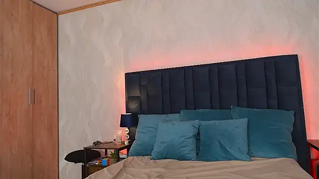 LucyDeLuca online show from April 12, 2026, 6:29 am