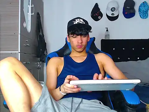 Snapshot of Lyam_Russo chatting on February 27, 2026, 8:53 pm Lyam Russo online show from February 27, 2026, 8:53 pm