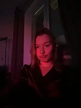 Snapshot of EmmaTurners chatting on February 19, 2026, 7:10 pm EmmaTurners online show from February 19, 2026, 7:10 pm