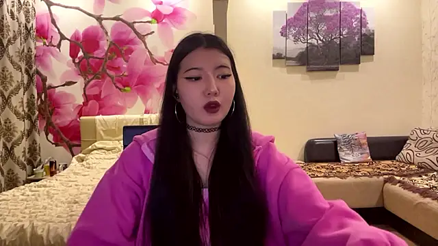 MaeRaads online show from March 3, 2026, 6:47 pm