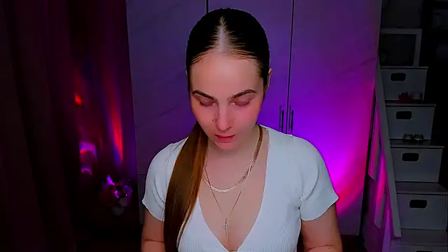 Snapshot of Maddy_Wood_ chatting on May 15, 2026, 3:30 pm Maddy Wood online show from May 15, 2026, 3:30 pm
