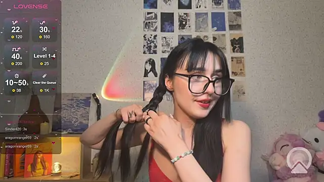 alicelanei online show from April 12, 2026, 7:52 pm