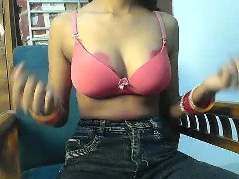 Rani1993 online show from March 9, 2026, 4:33 pm