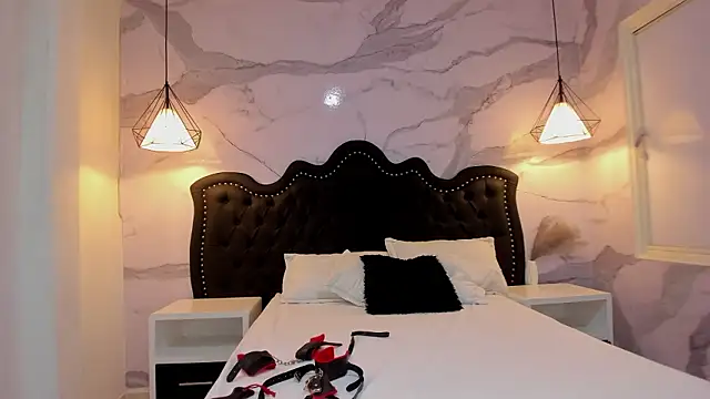 hillary bigbutt online show from March 7, 2026, 3:47 am