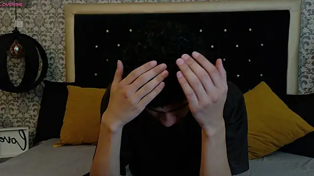 Snapshot of Dark_Sultan chatting on February 27, 2026, 8:09 pm Dark Sultan online show from February 27, 2026, 8:09 pm