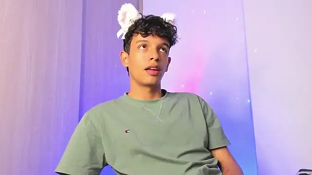 Maxfrost1 online show from March 7, 2026, 1:24 am