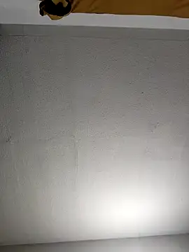 luna29 online show from May 1, 2026, 4:39 am