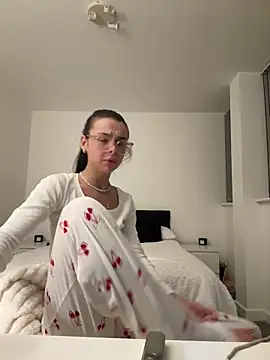 Snapshot of Amberbanxx chatting on March 31, 2026, 9:59 pm Amberbanxx online show from March 31, 2026, 9:59 pm