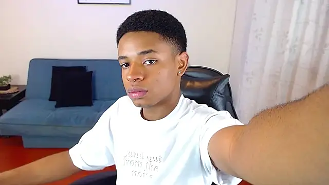 Snapshot of liiam3 chatting on March 2, 2026, 8:37 pm liiam3 online show from March 2, 2026, 8:37 pm